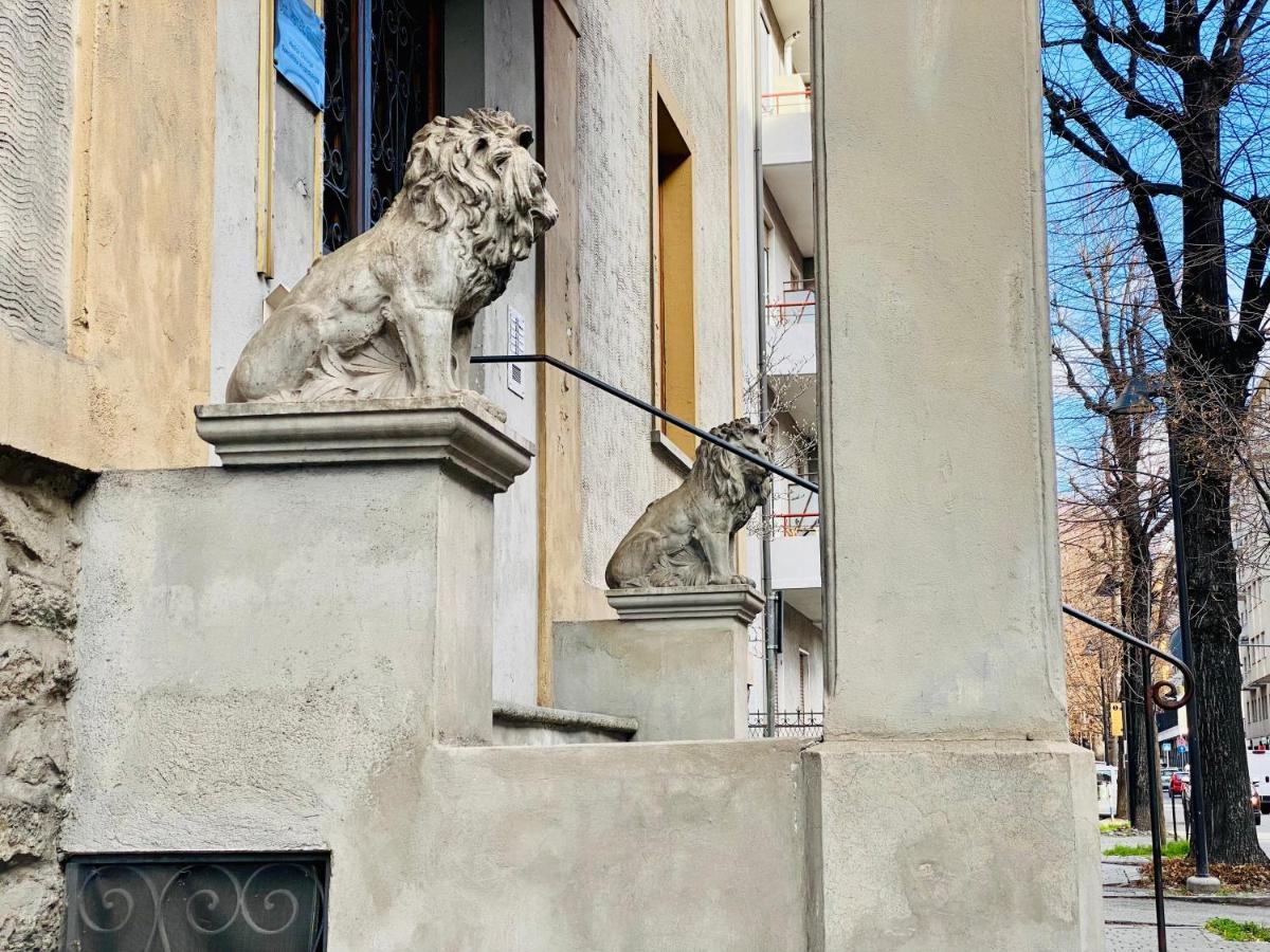 Casa Dei Leoni *